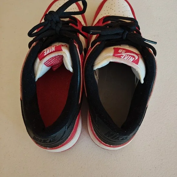 Size 8.5 - Nike SB Dunk Low J-Pack Chicago UK6 Eur40 Red Black White - Picture 6 of 7
